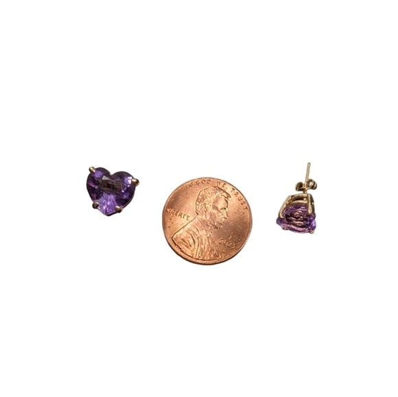 14k Solid Gold 8x8mm Heart Shaped Amethyst Stud Earrings - Picture 7 of 17